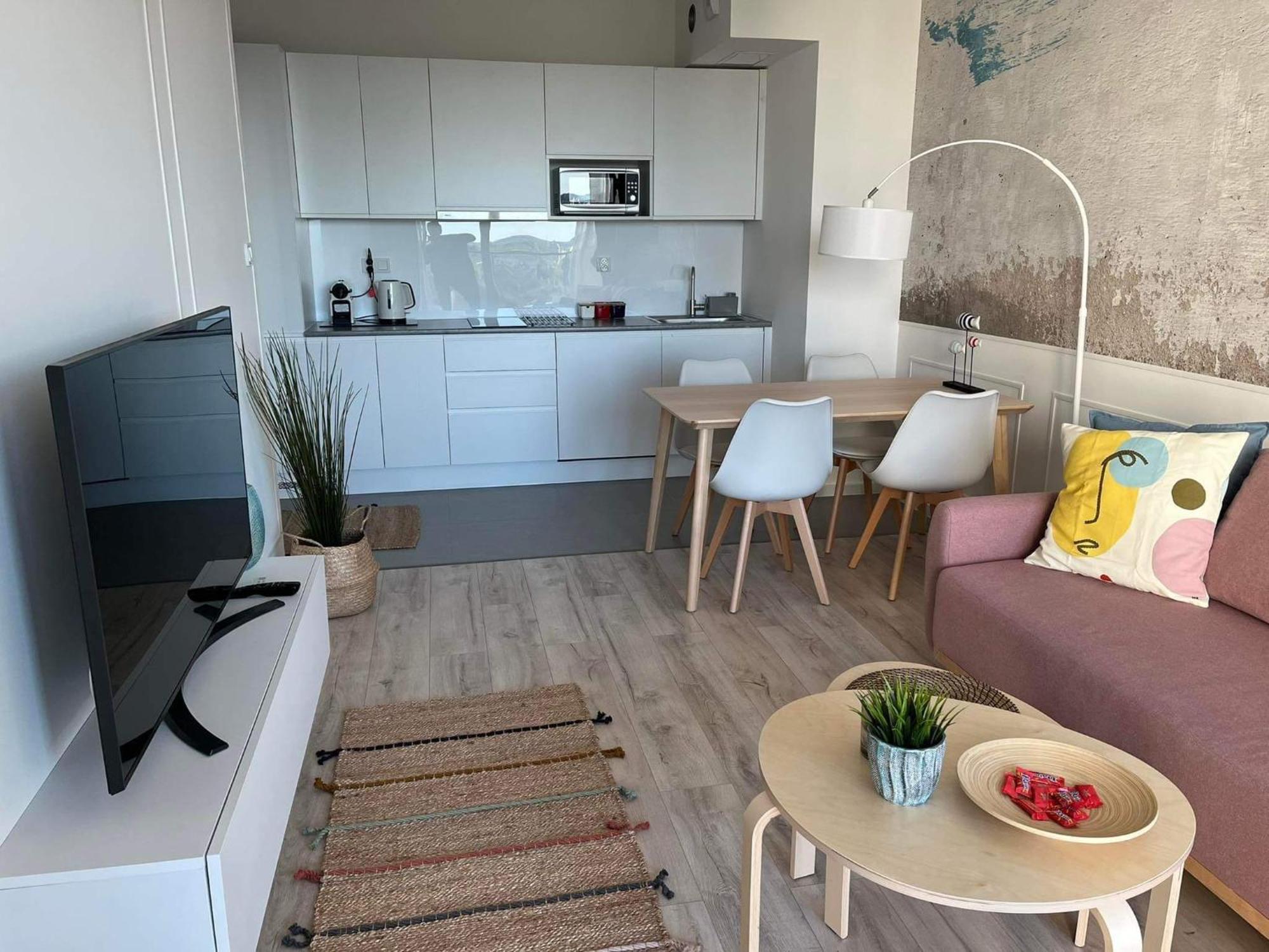 Apartment 718 - Modern Tower